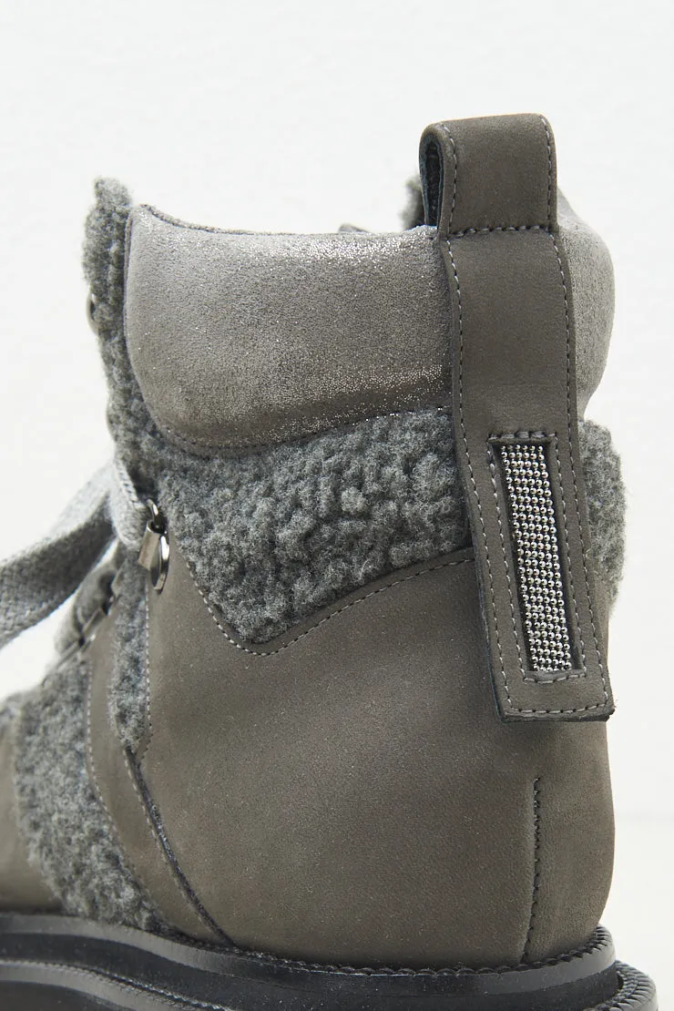 Real leather and eco-fur mountain boots